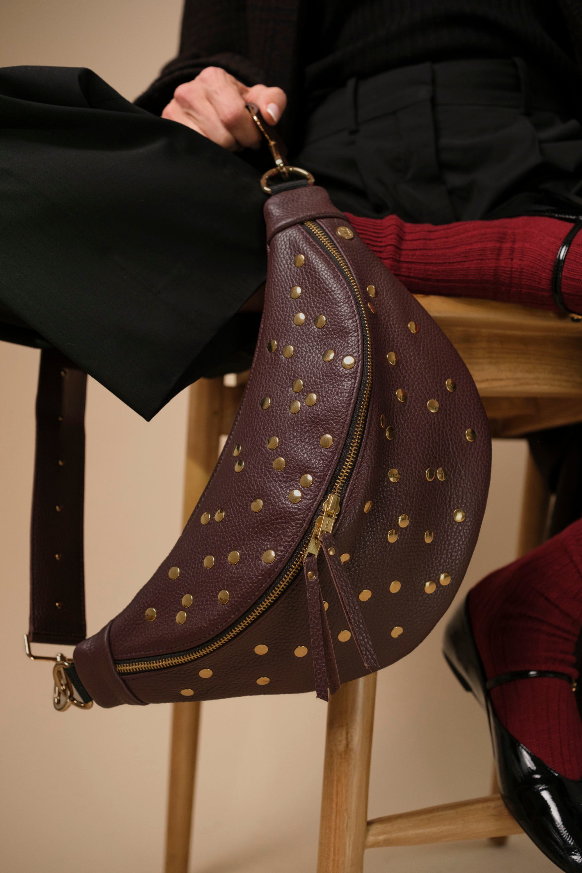 Banane Dotty Cuir Grainé Burgundy