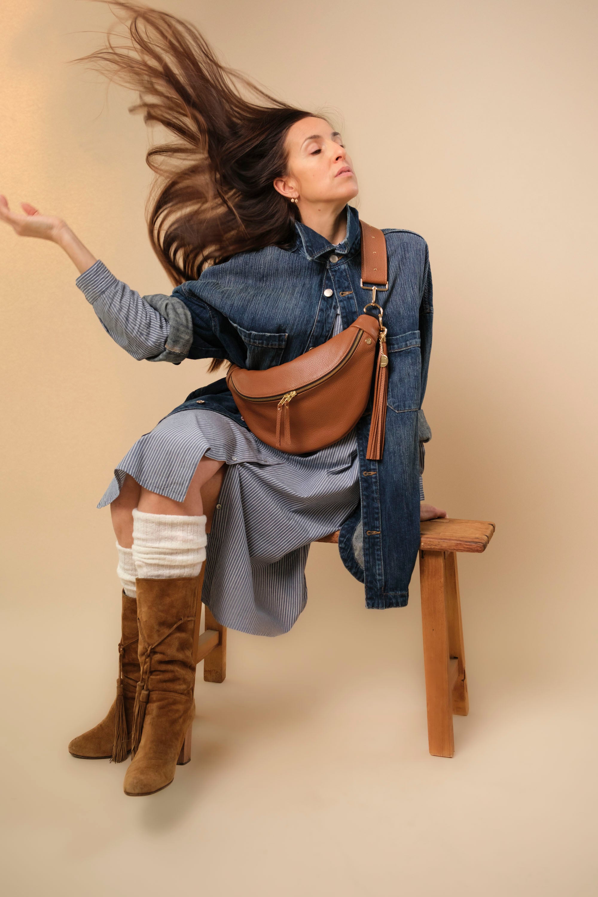 Banane Simple Cuir Grainé Caramel (avec Pompon)