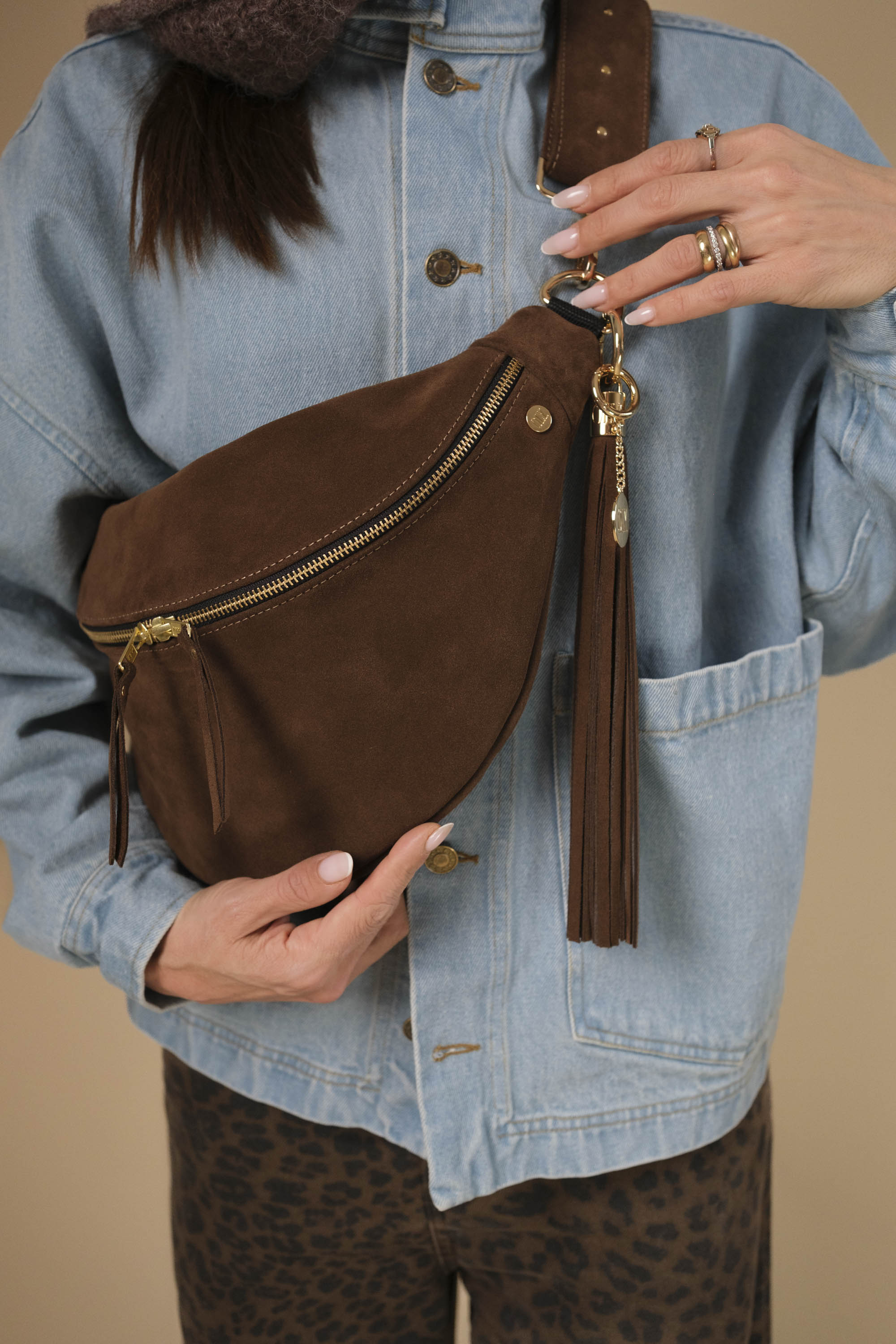 Banane Simple Cuir Daim Choco (avec Pompon)