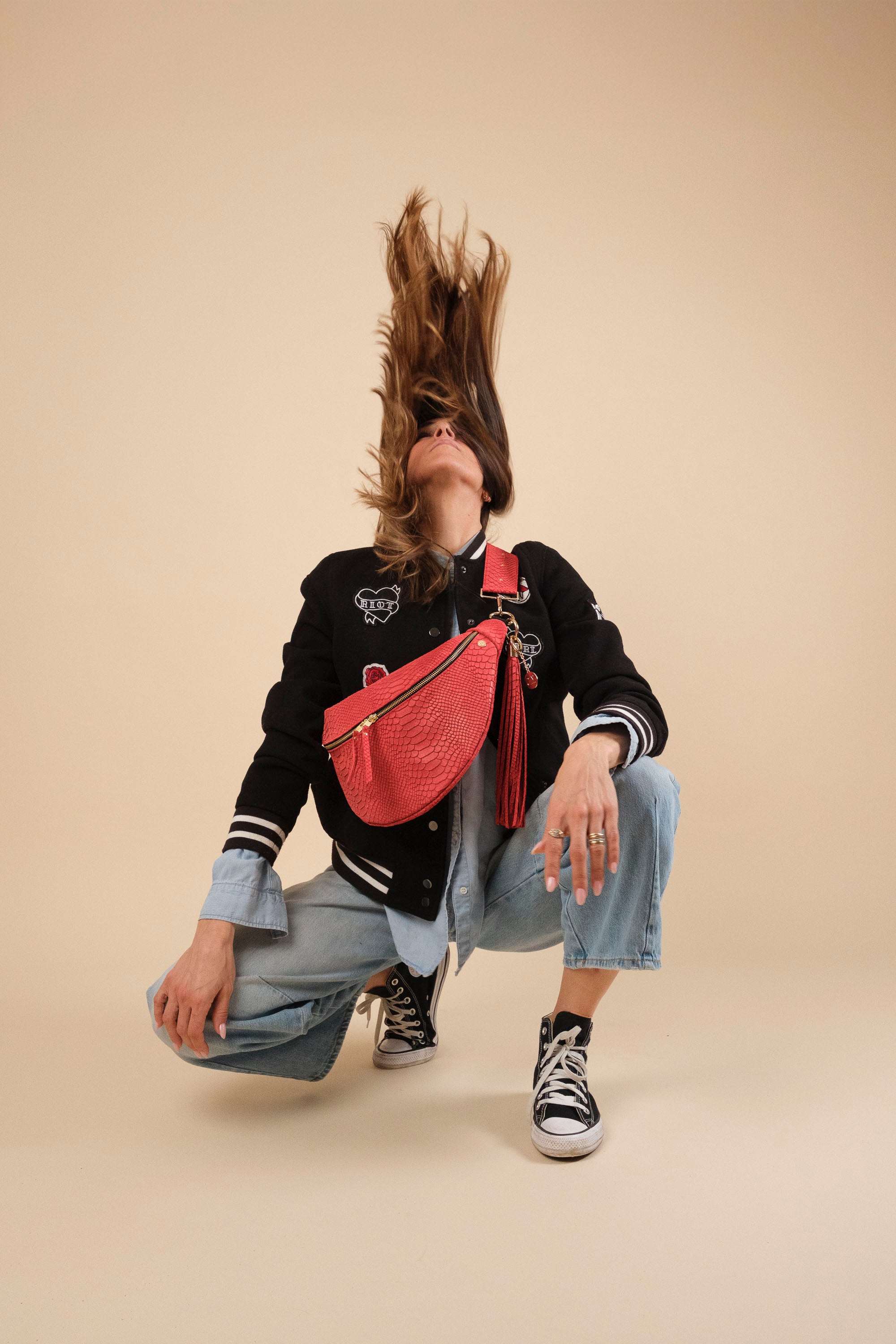 Banane Simple Cuir Embossé Croco Rouge (avec pompon)