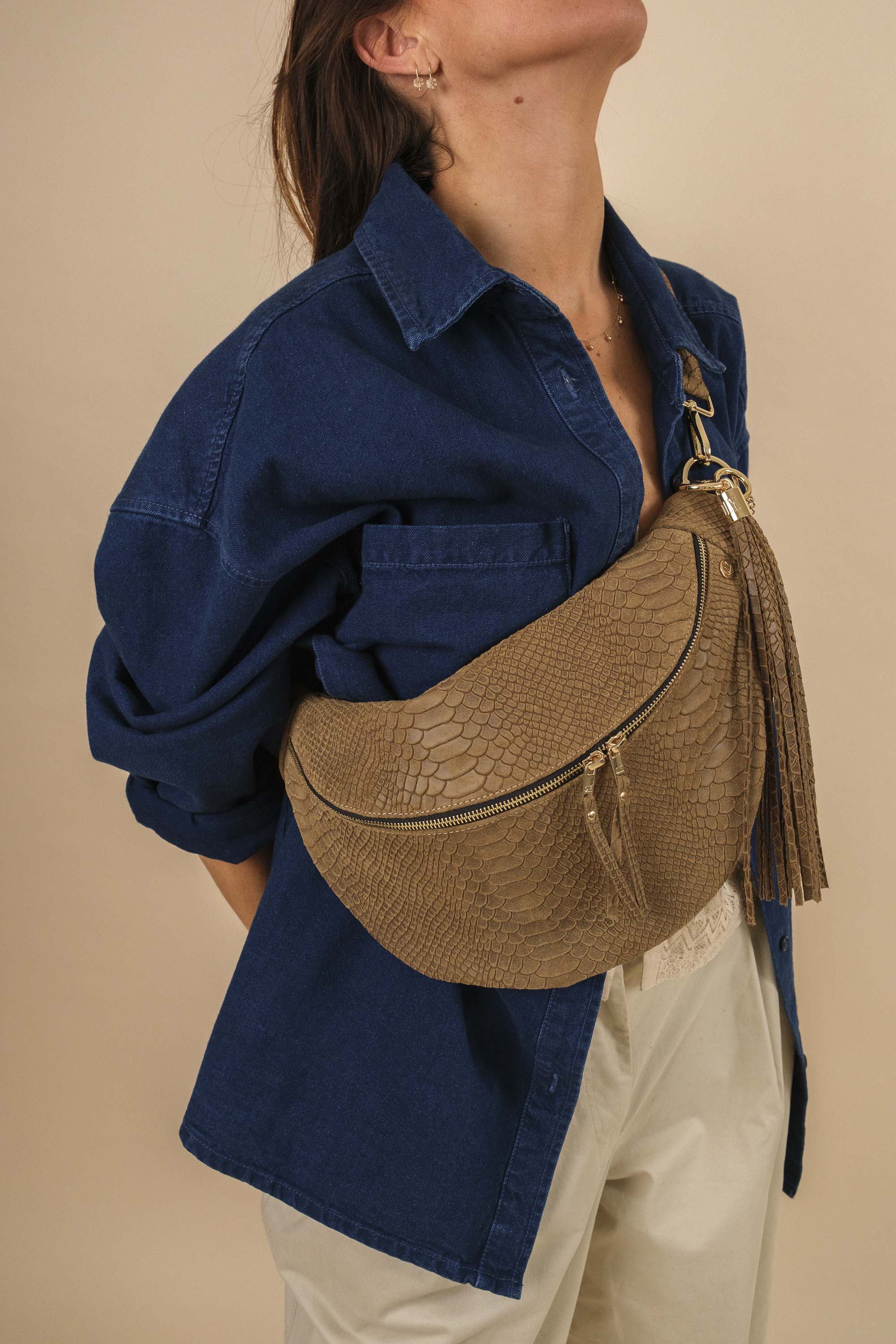 Banane Simple Cuir Embossé Croco Havane (avec pompon)