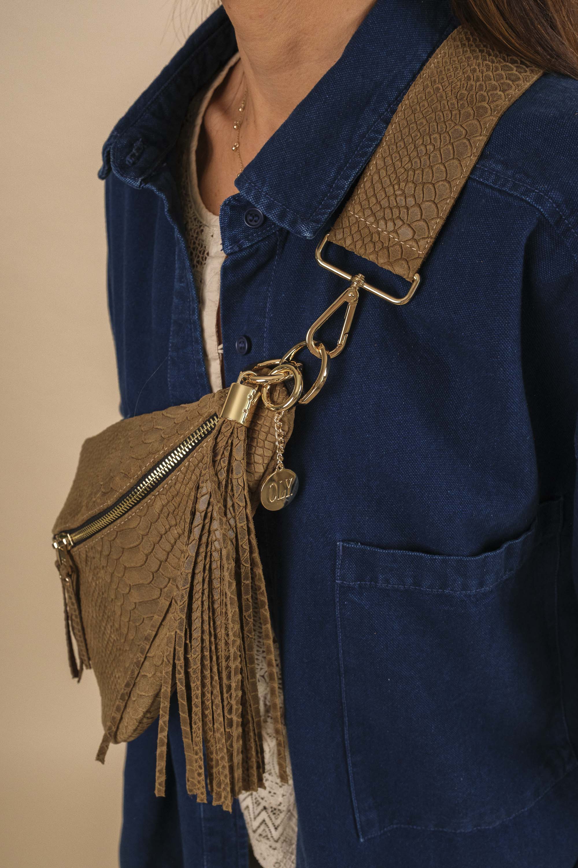 Banane Simple Cuir Embossé Croco Havane (avec pompon)