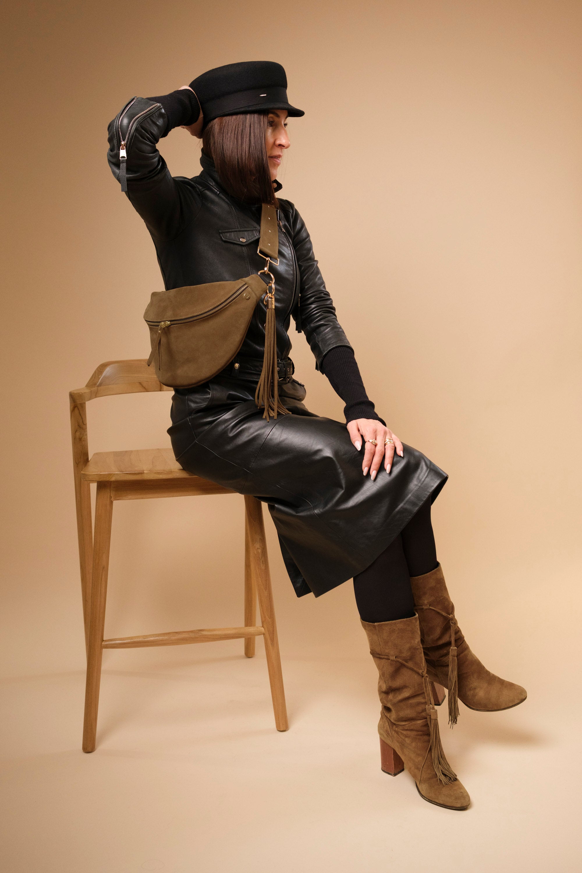 Banane Simple Cuir Daim Havane (avec Pompon)