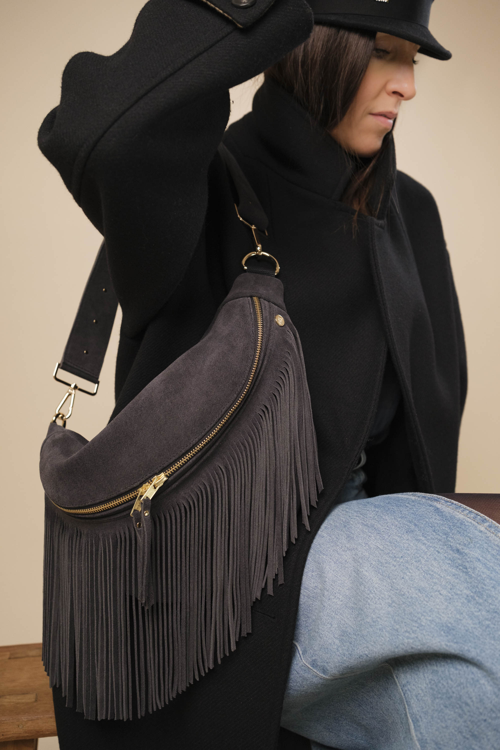 Banane à Frange Cuir Daim Jean Gris