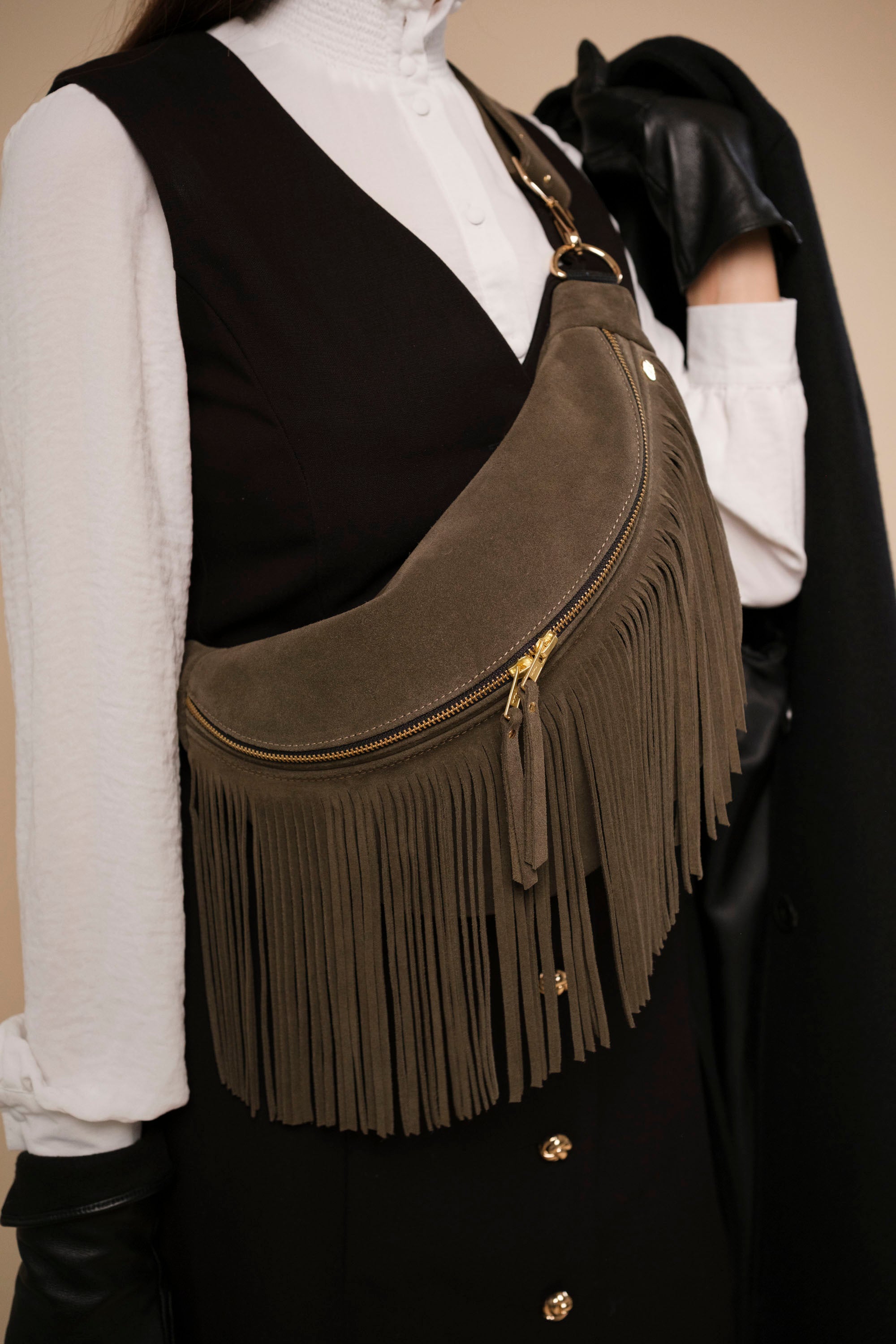 Banane à Frange Cuir Daim Musk