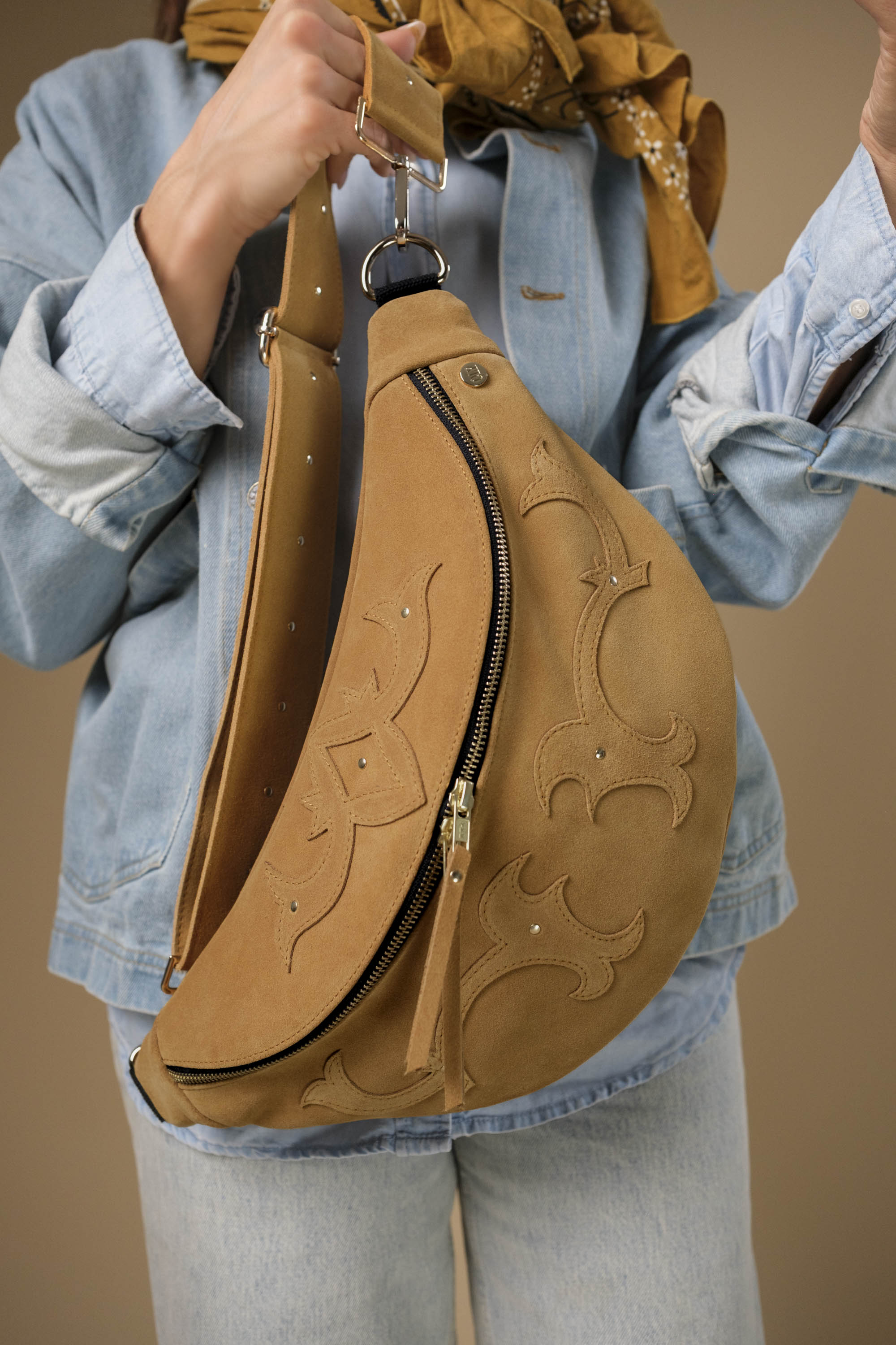 Banane Calamity Cuir Daim Safran