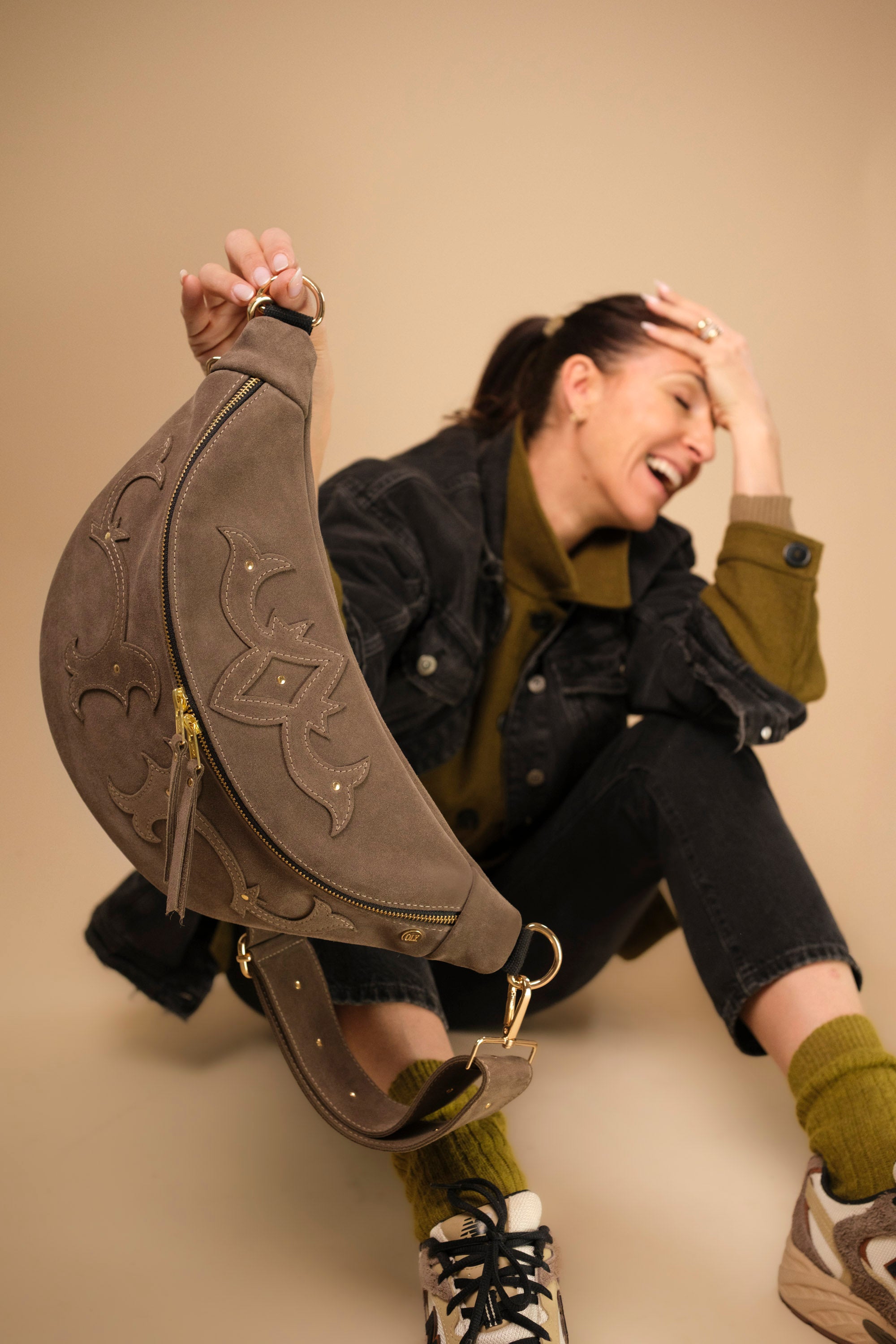 Banane Calamity Cuir Daim Taupe