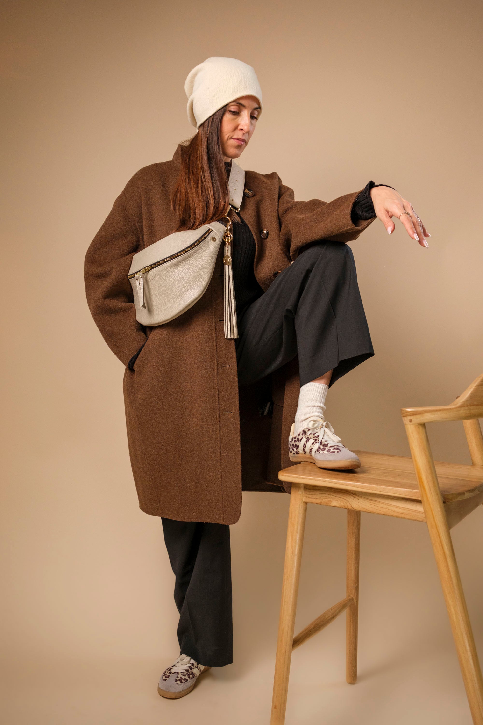 Banane Simple Cuir Grainé Vanille (avec Pompon)