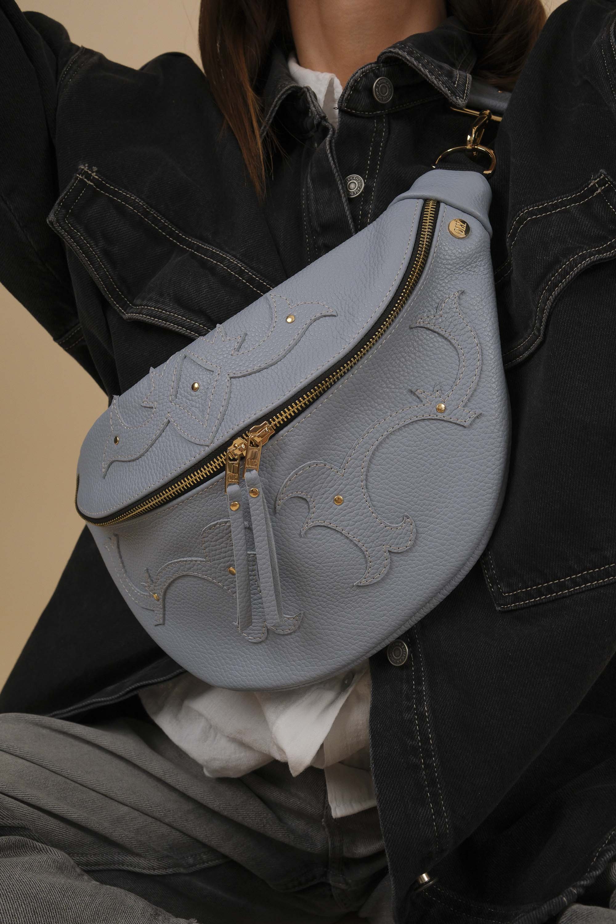 Banane Calamity Cuir Grainé Bleu Ciel