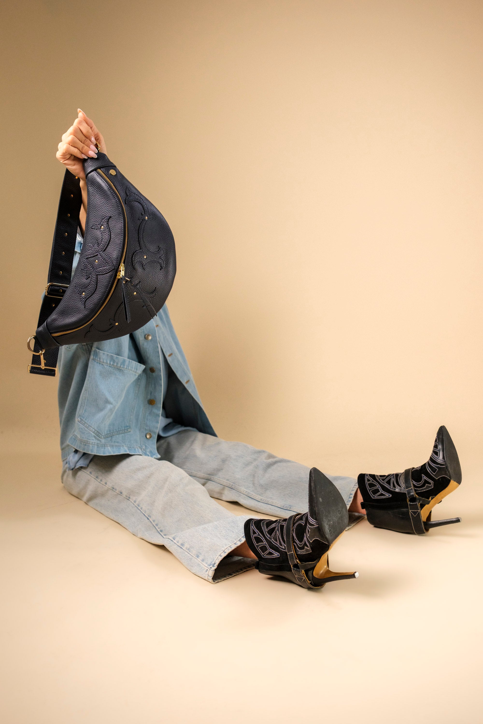 Banane Calamity Cuir Grainé Bleu Nuit