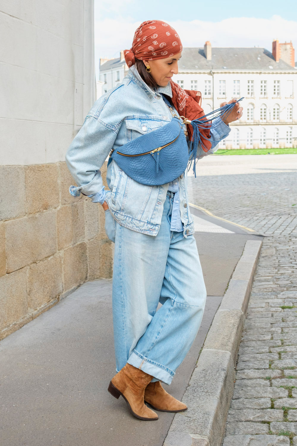 Banane Cuir Embossé Simple Bleu Jean