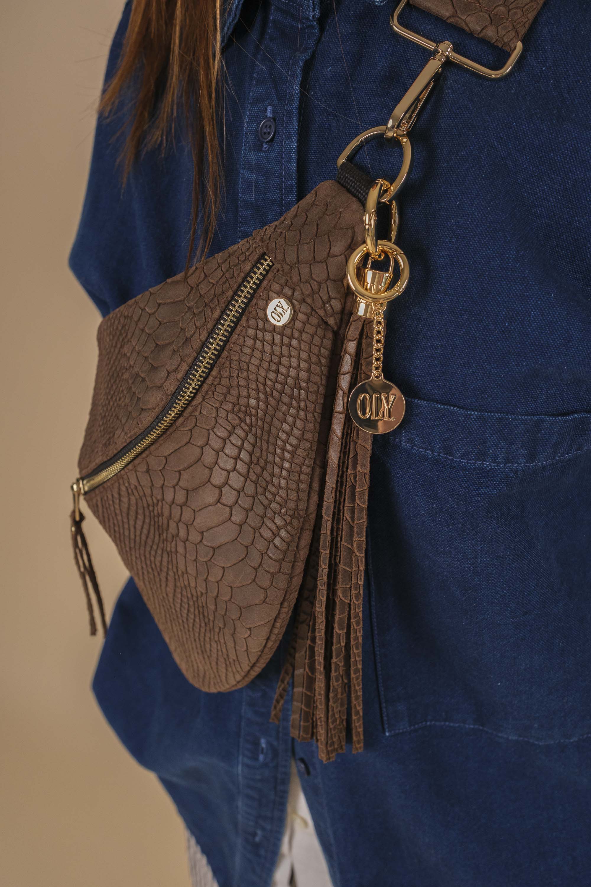 Banane Simple Cuir Embossé Croco Choco (avec pompon)