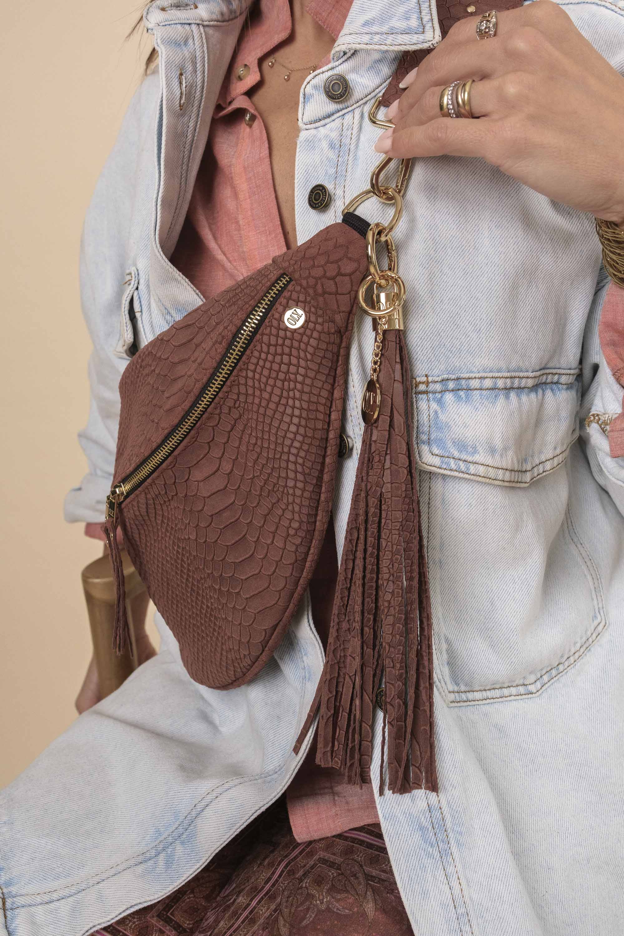 Banane Simple Cuir Embossé Croco Muscat (avec pompon)