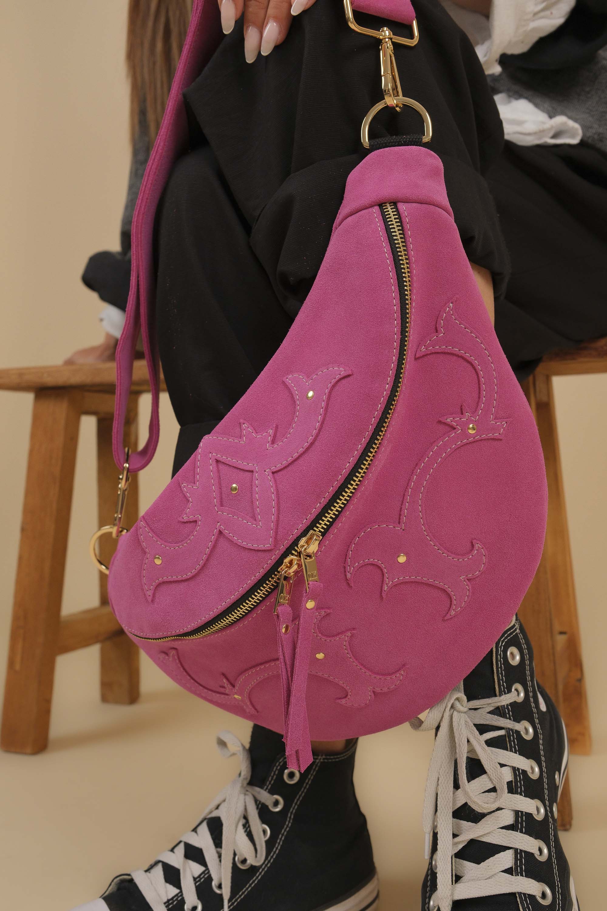 Banane Calamity Cuir Daim Fuchsia