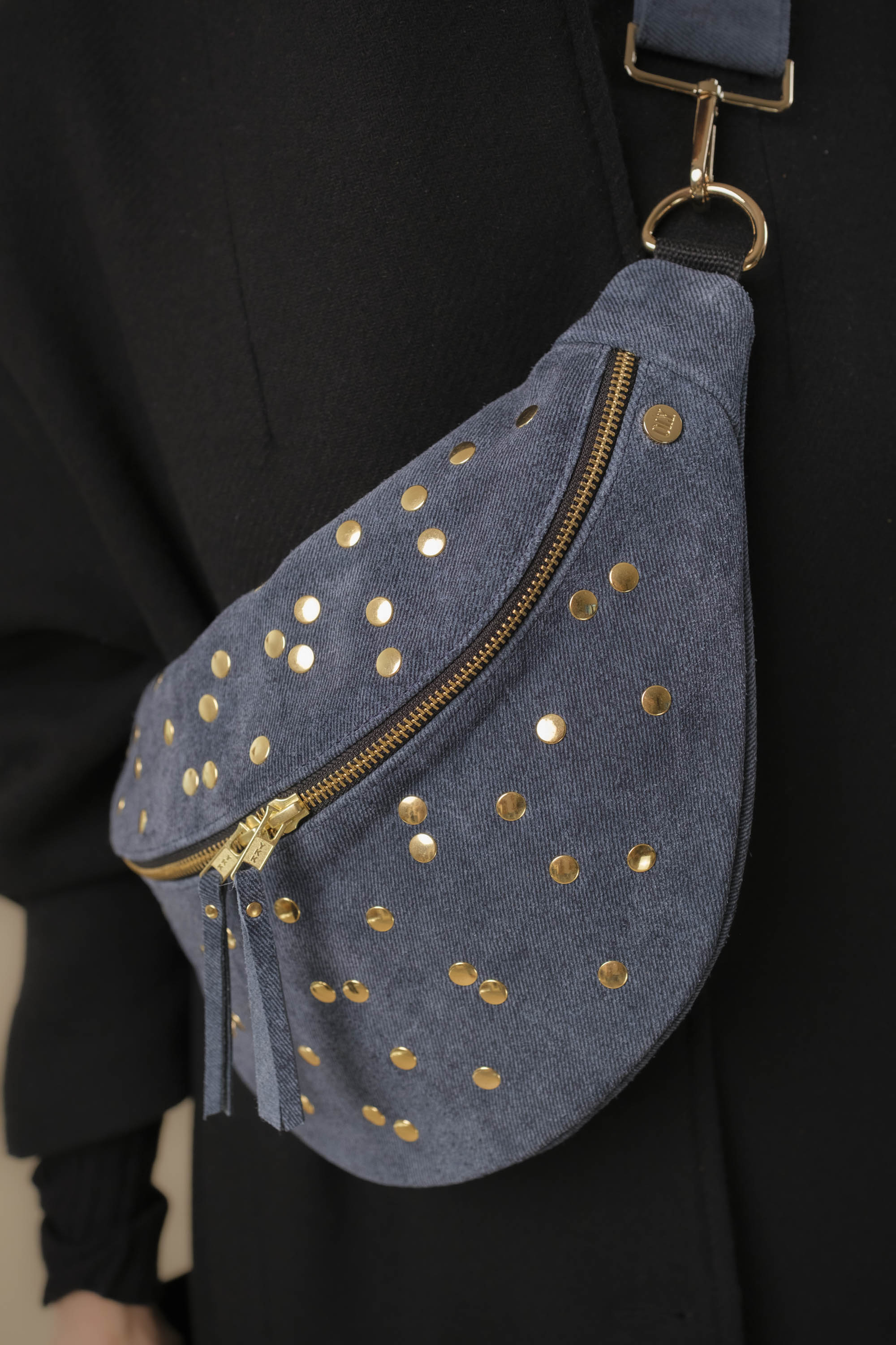 Banane Dotty Cuir Daim Embossé Jean Bleu