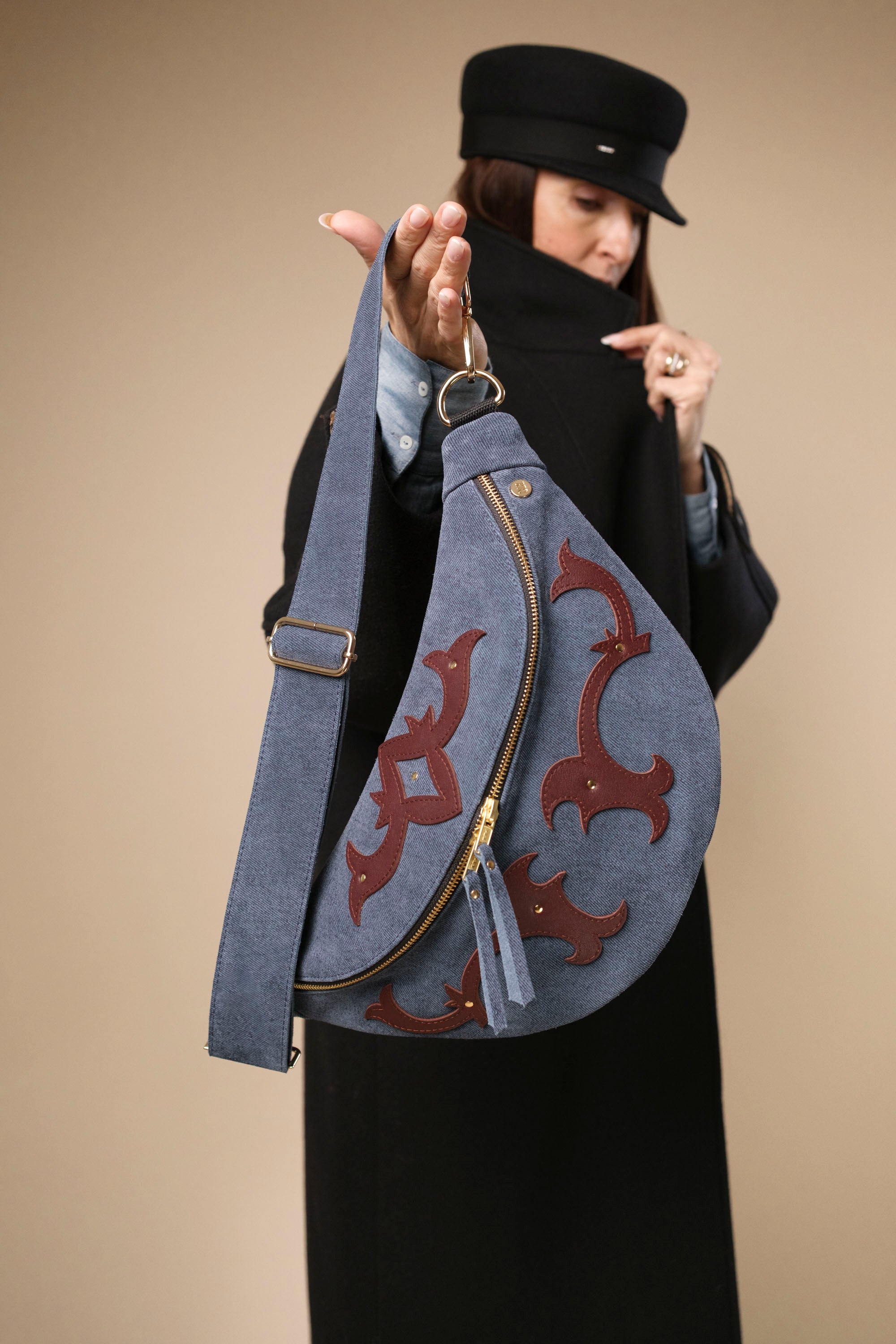 Banane Calamity Double Trouble Cuir Daim Embossé Jean Bleu & Wine