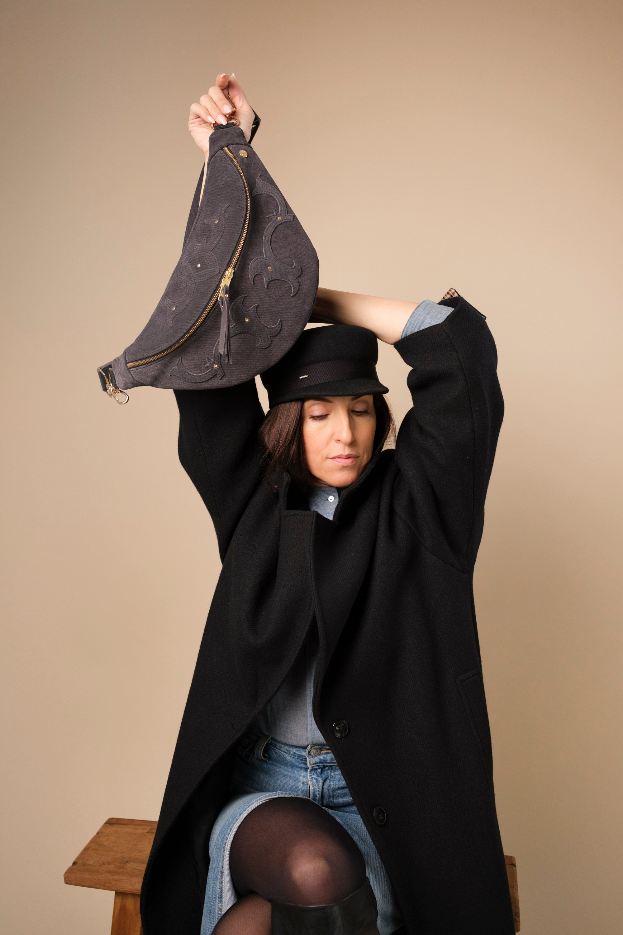 Banane Calamity Cuir Daim Embossé Jean Gris