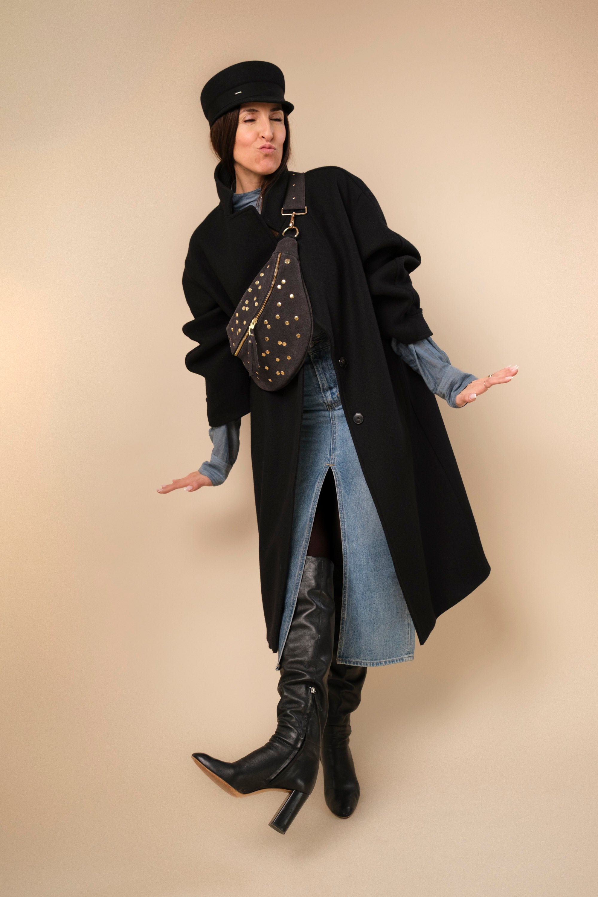 Banane Dotty Cuir Daim Embossé Jean Gris