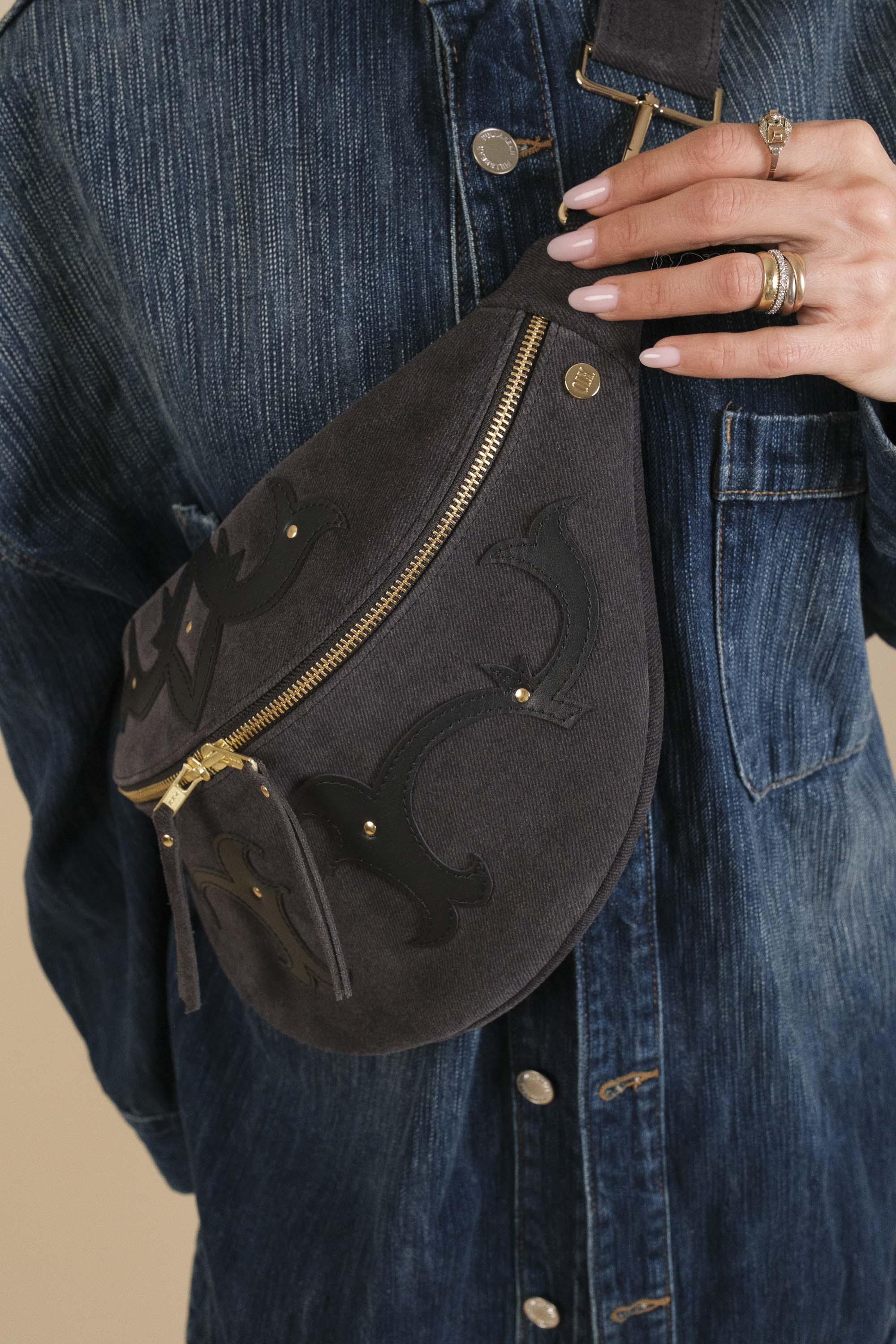 Banane Calamity Double Trouble Cuir Daim Embossé Jean Gris & Noir Lisse