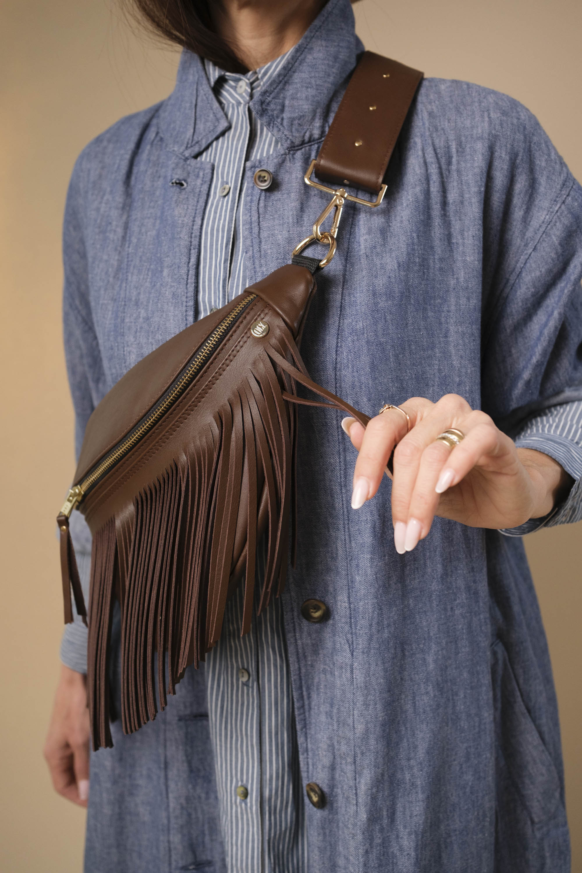 Banane à Frange Cuir Lisse Praliné