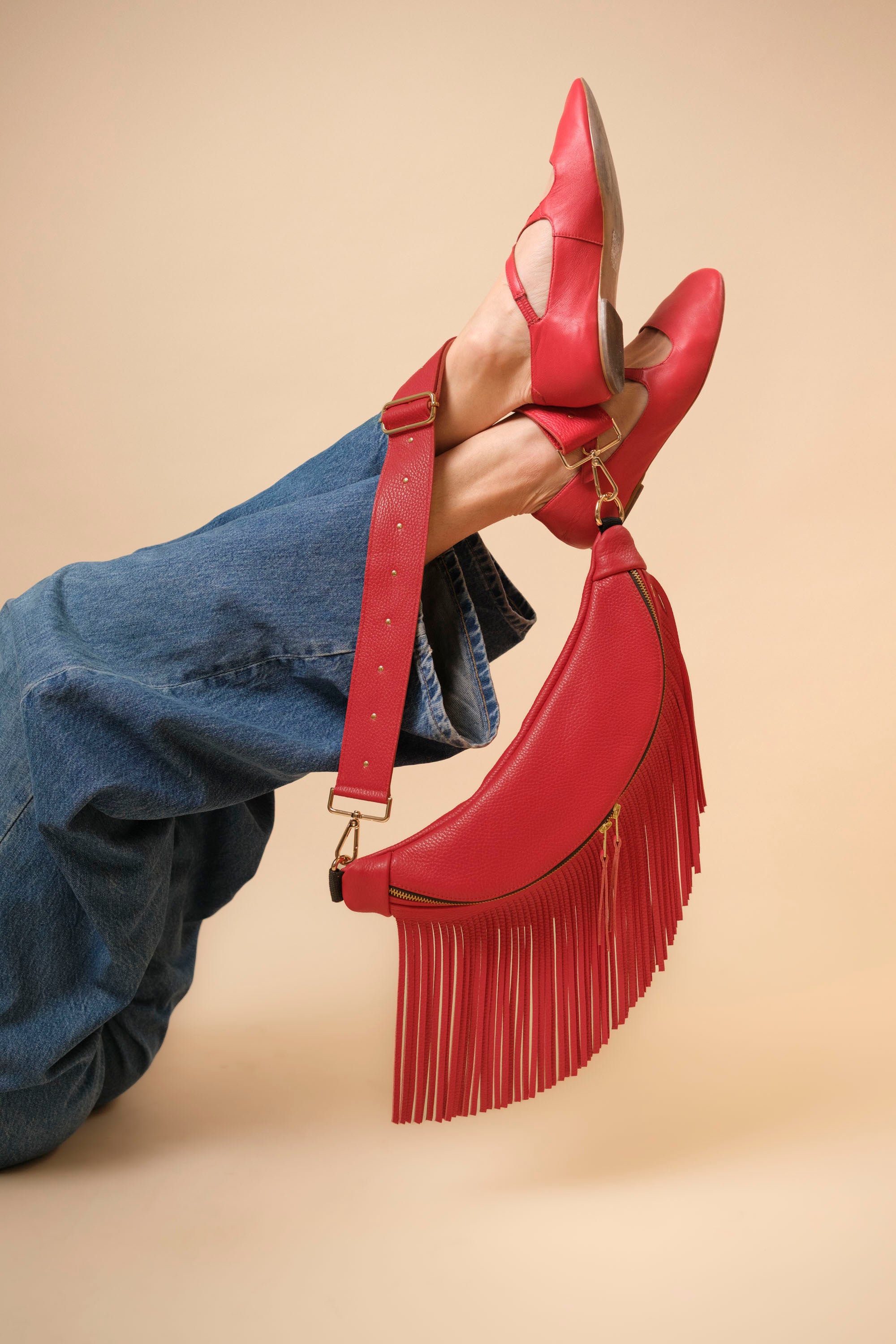 Banane à Frange Cuir Grainé Rouge