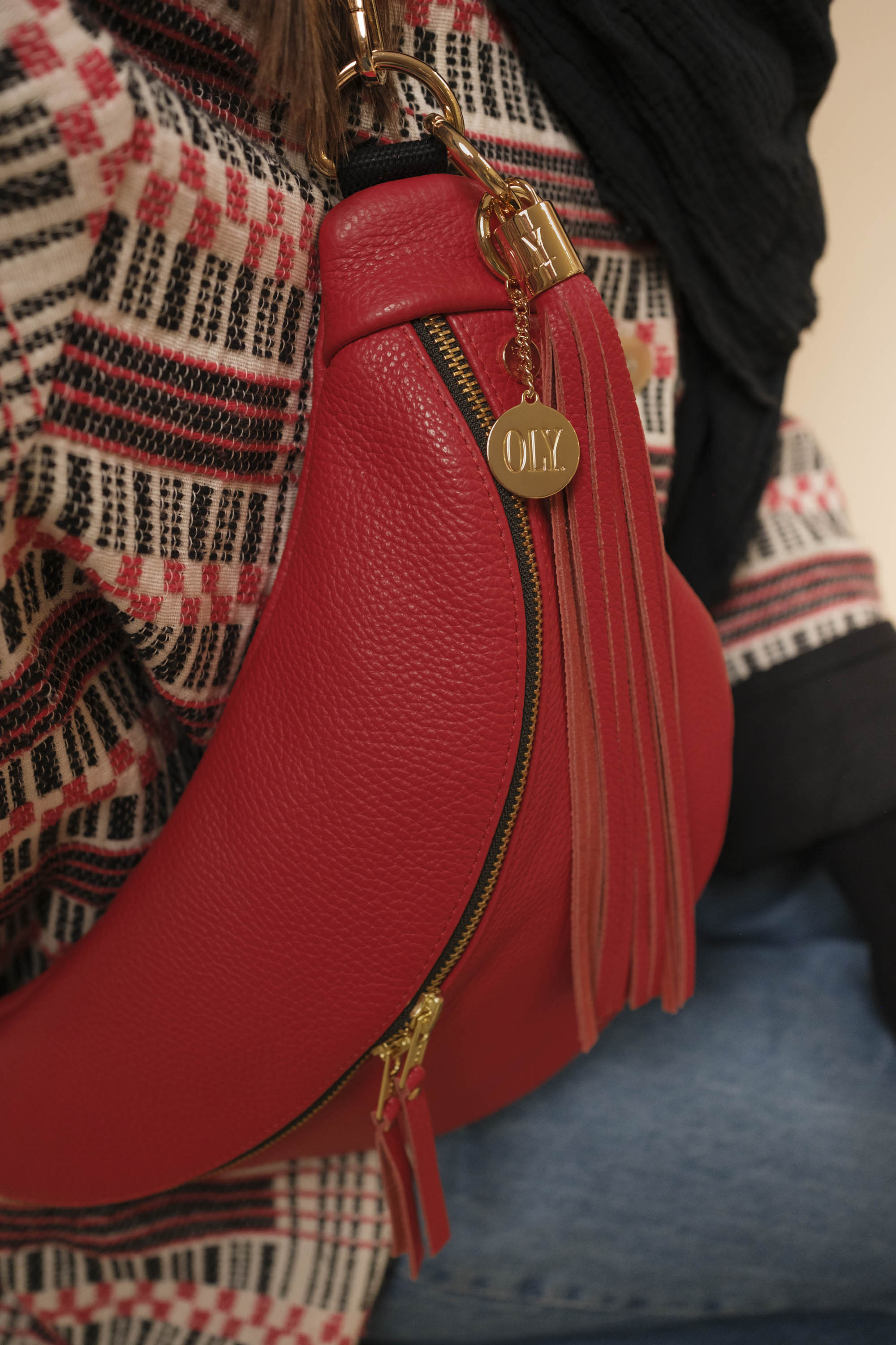 Banane Simple Cuir Grainé Rouge (avec Pompon)