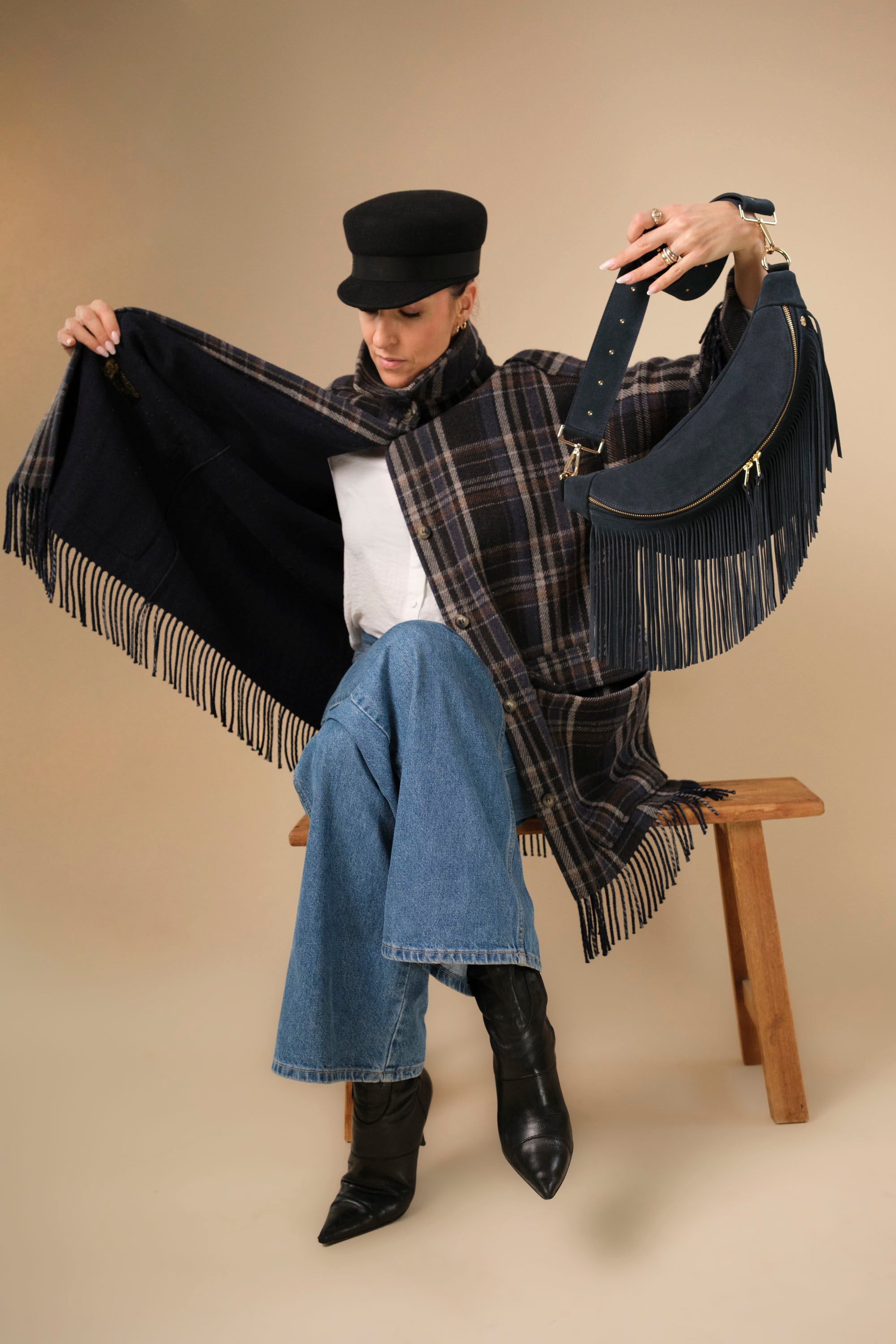 Banane à Frange Cuir Daim Shark