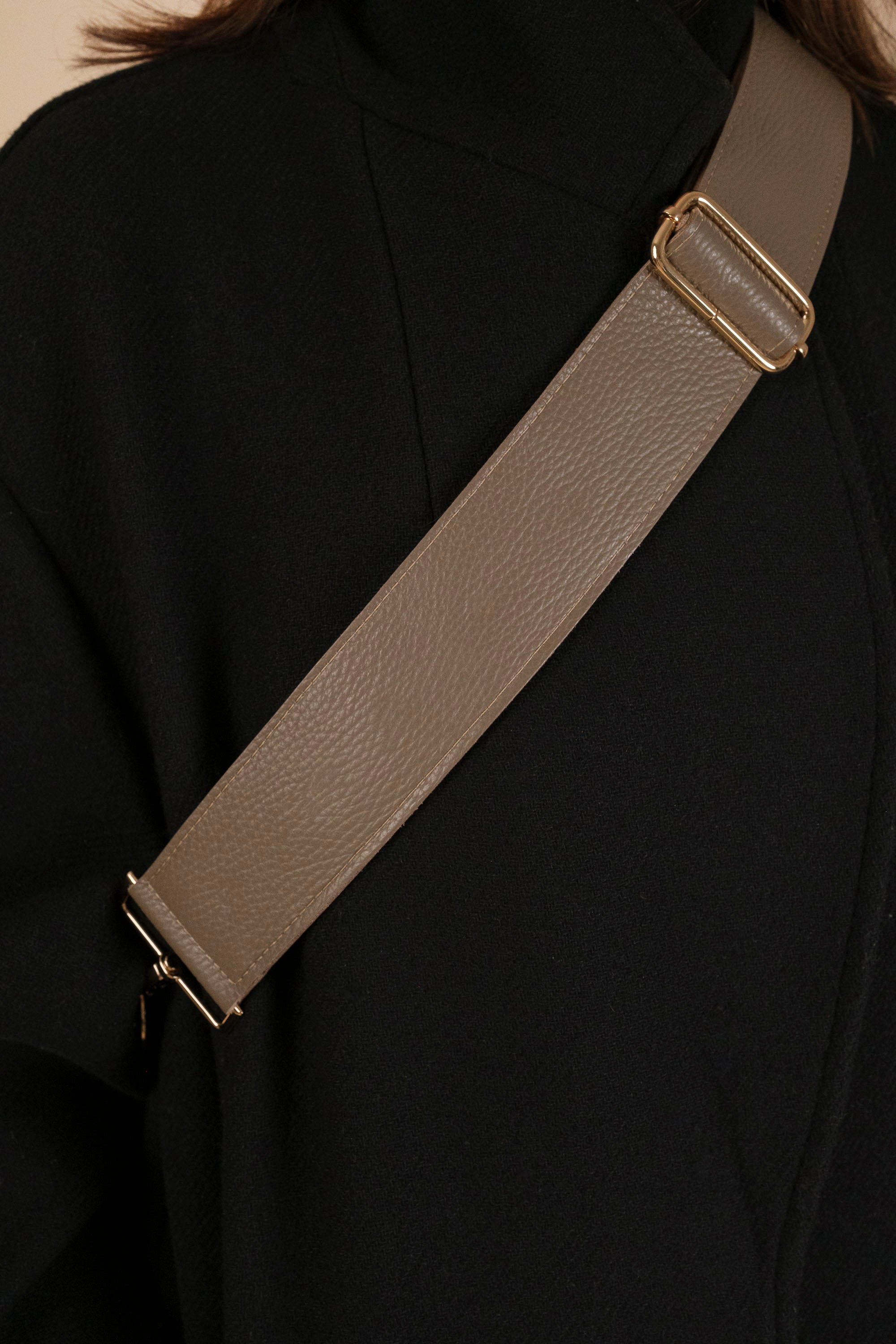 Banane Simple Cuir Grainé Taupe (avec Pompon)