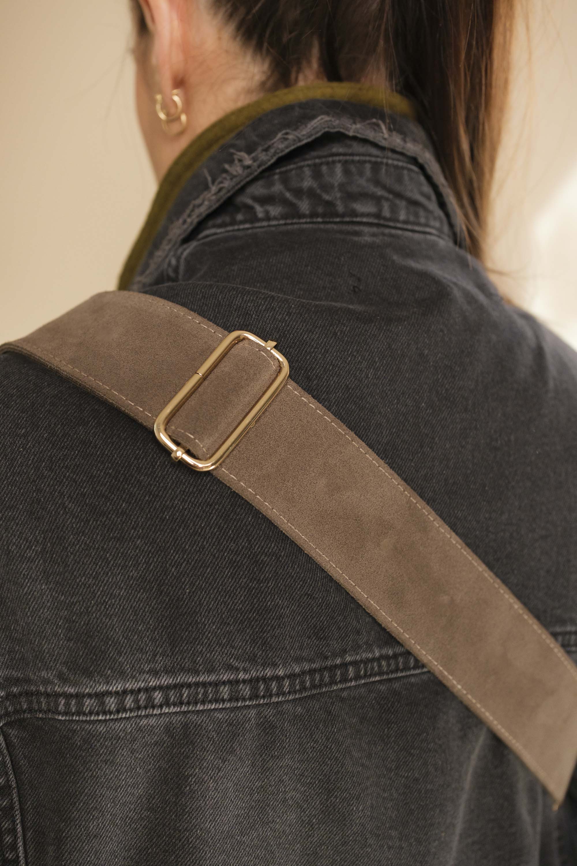 Banane à Frange Cuir Daim Taupe